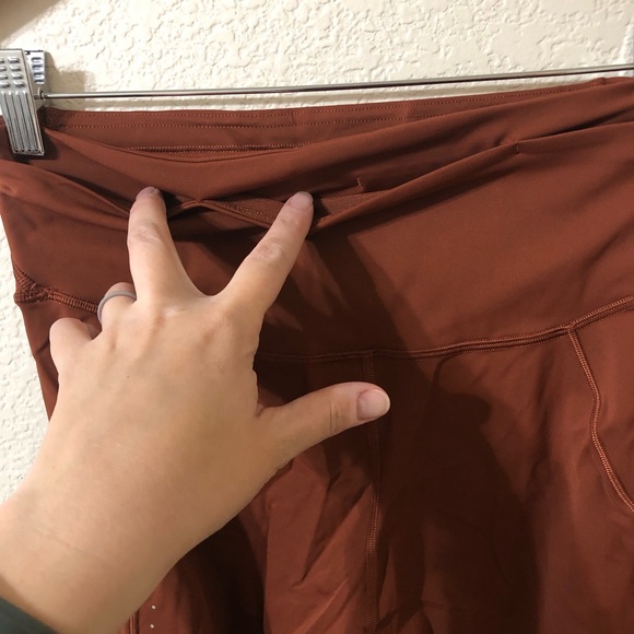Lululemon Fast & Free High-Rise 25" 7 Pocket Terracotta Orange Leggings - Size 8 - Picture 6 of 8